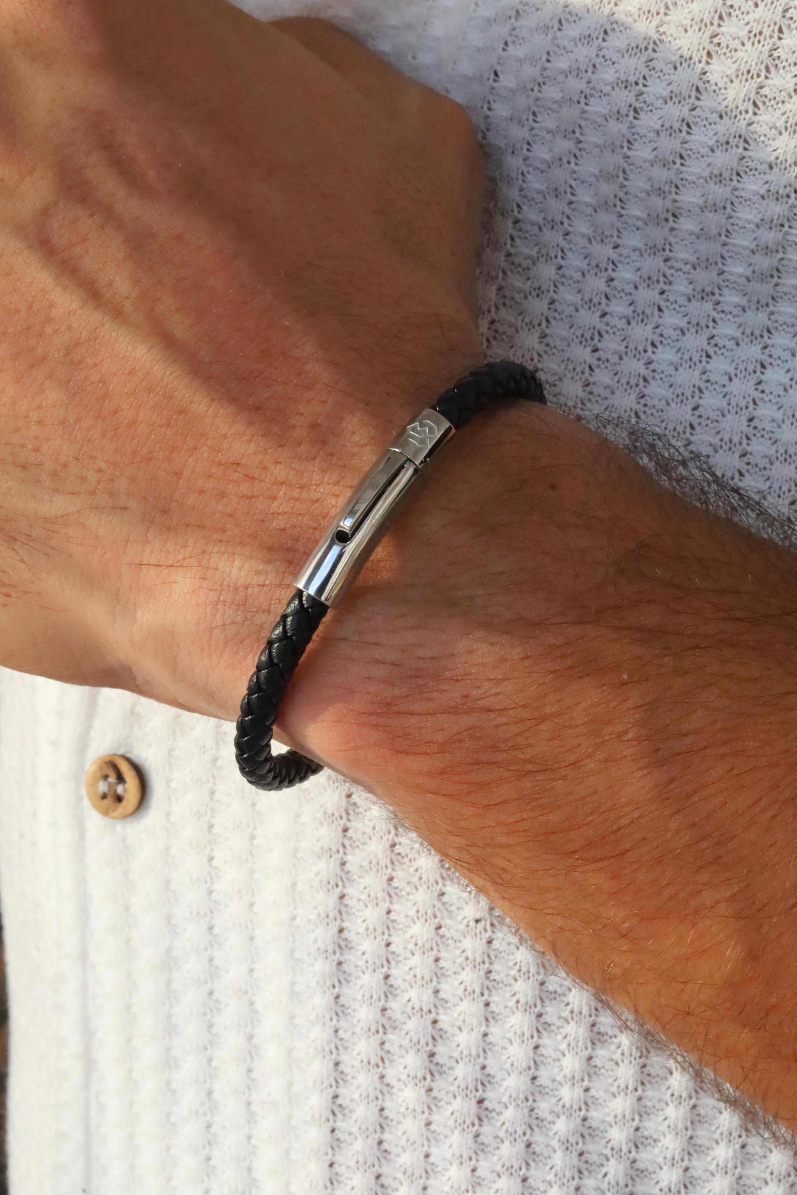 Boldwrist Eclipse twist bracelet Silver and Black Leather